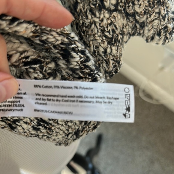 Eileen Fisher Black/white/gold cropped 3/4 Bell Sleeves, XS, Like New - Picture 6 of 6